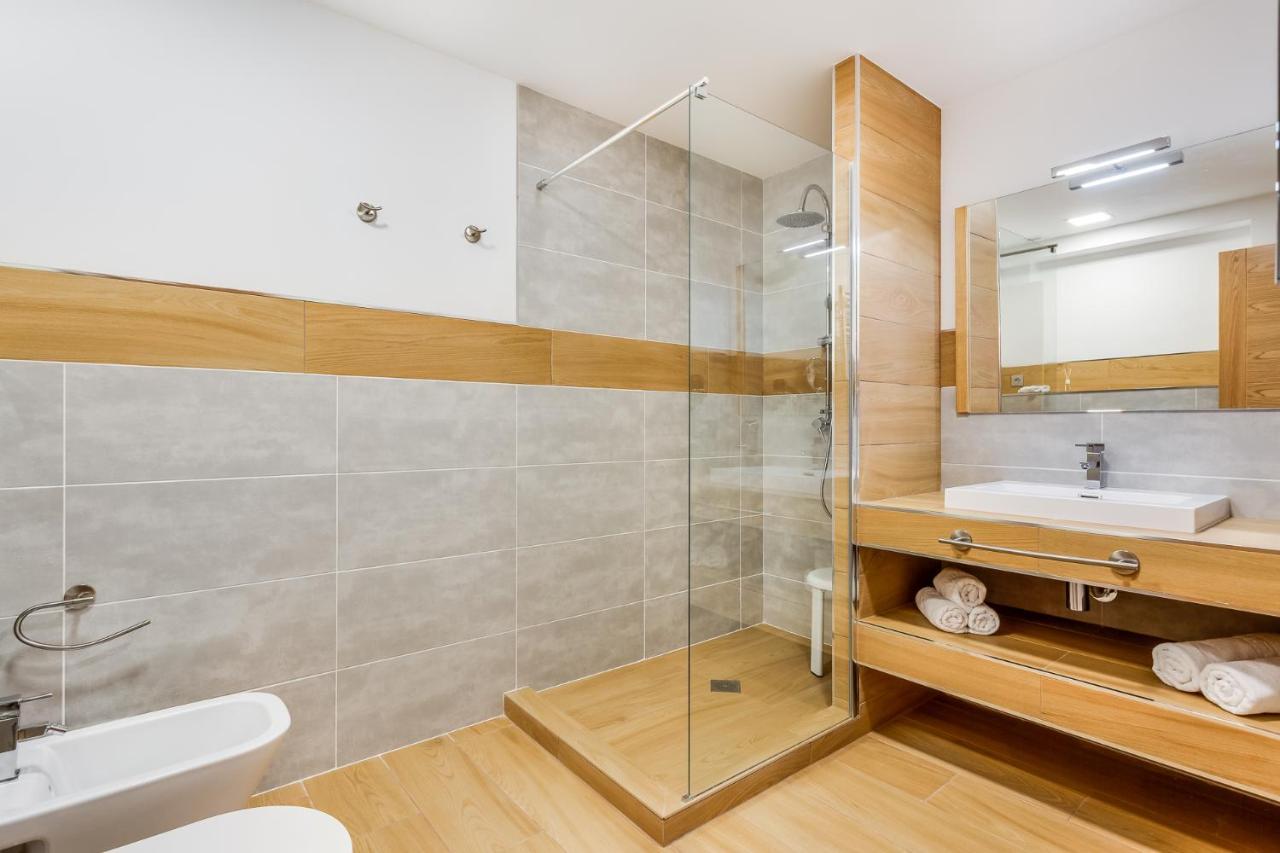 New 1 Bedroom Apartement On The Sea In Marbella. Exterior foto